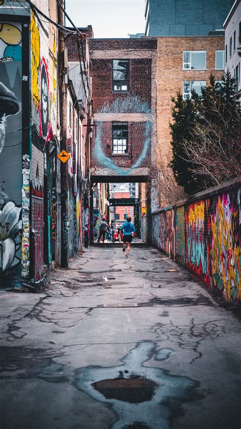 Why Visiting Queen West Toronto is Absolutely Amazing.